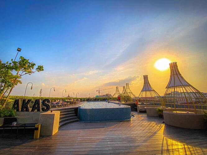 AKAS Rooftop Sky Bar by The Twizt